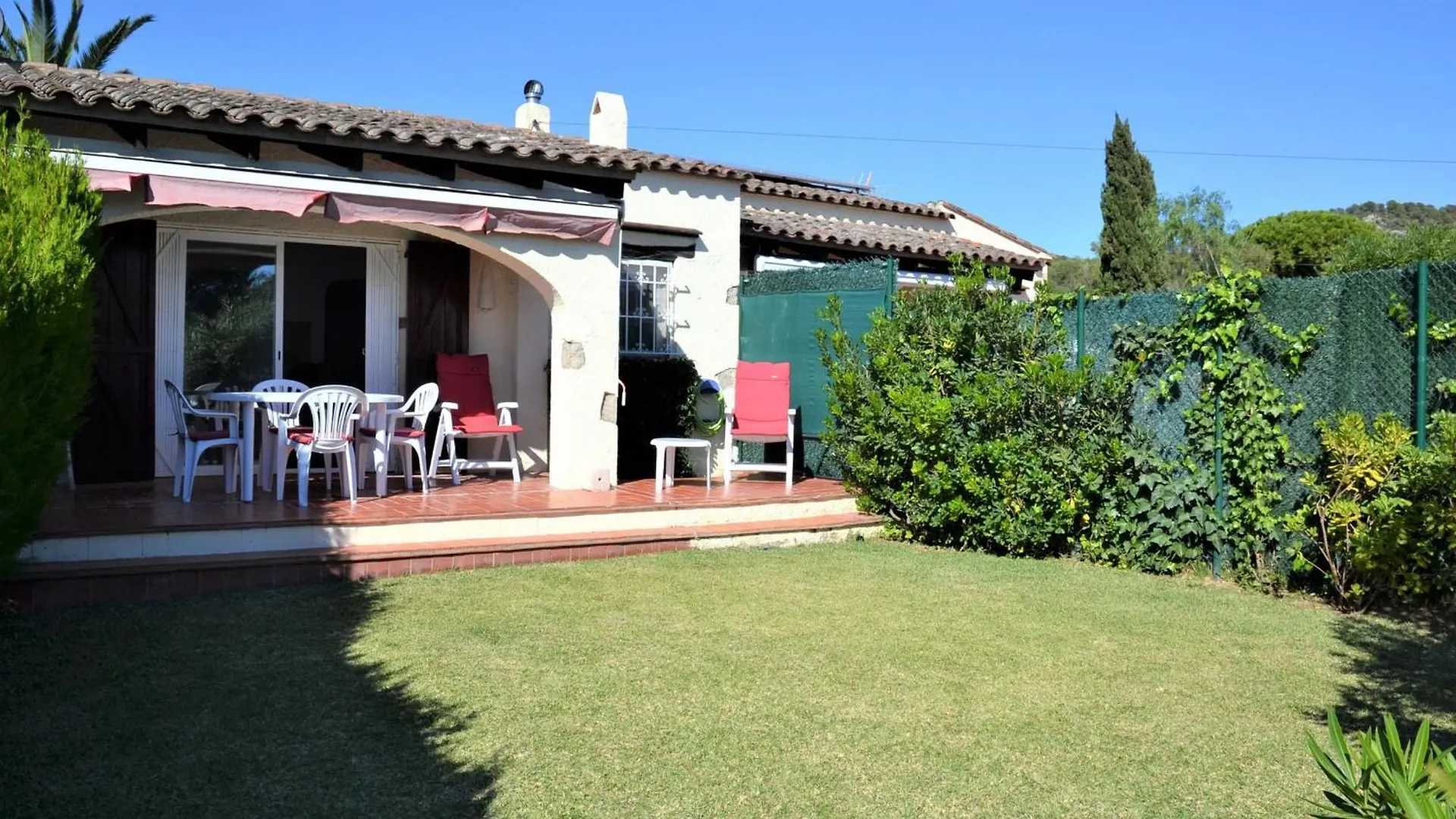 Vila Casa Con Jardin, Piscina Y Terraza A 3 Km De La Playa De L'Estartit - Es-323-1 0*,  Španělsko